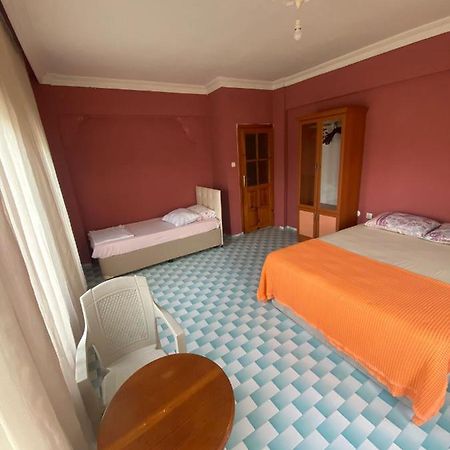 Adonis Bistro Cafe Bar Hostel Фетие Екстериор снимка